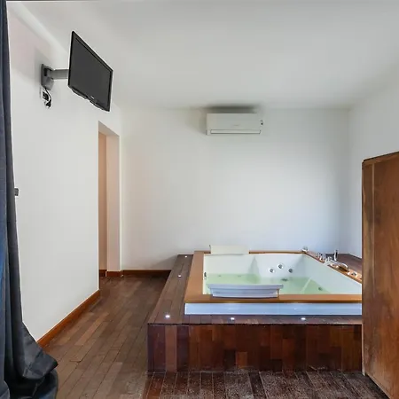 Castello Della Zisa Flat With Jacuzzi And Terrace Apartment Palermo